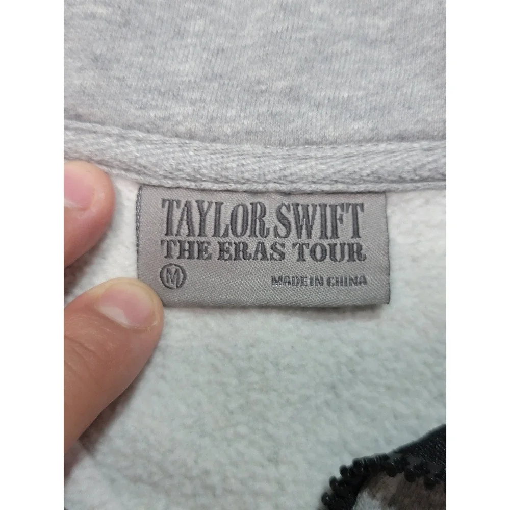 Taylor Swift The Eras‎ Tour Graphic Sweatshirt Pullover Quarter Zip Gray Size M